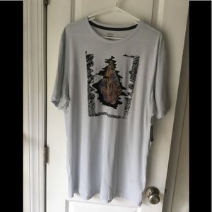 New Men’s Volcom shirt